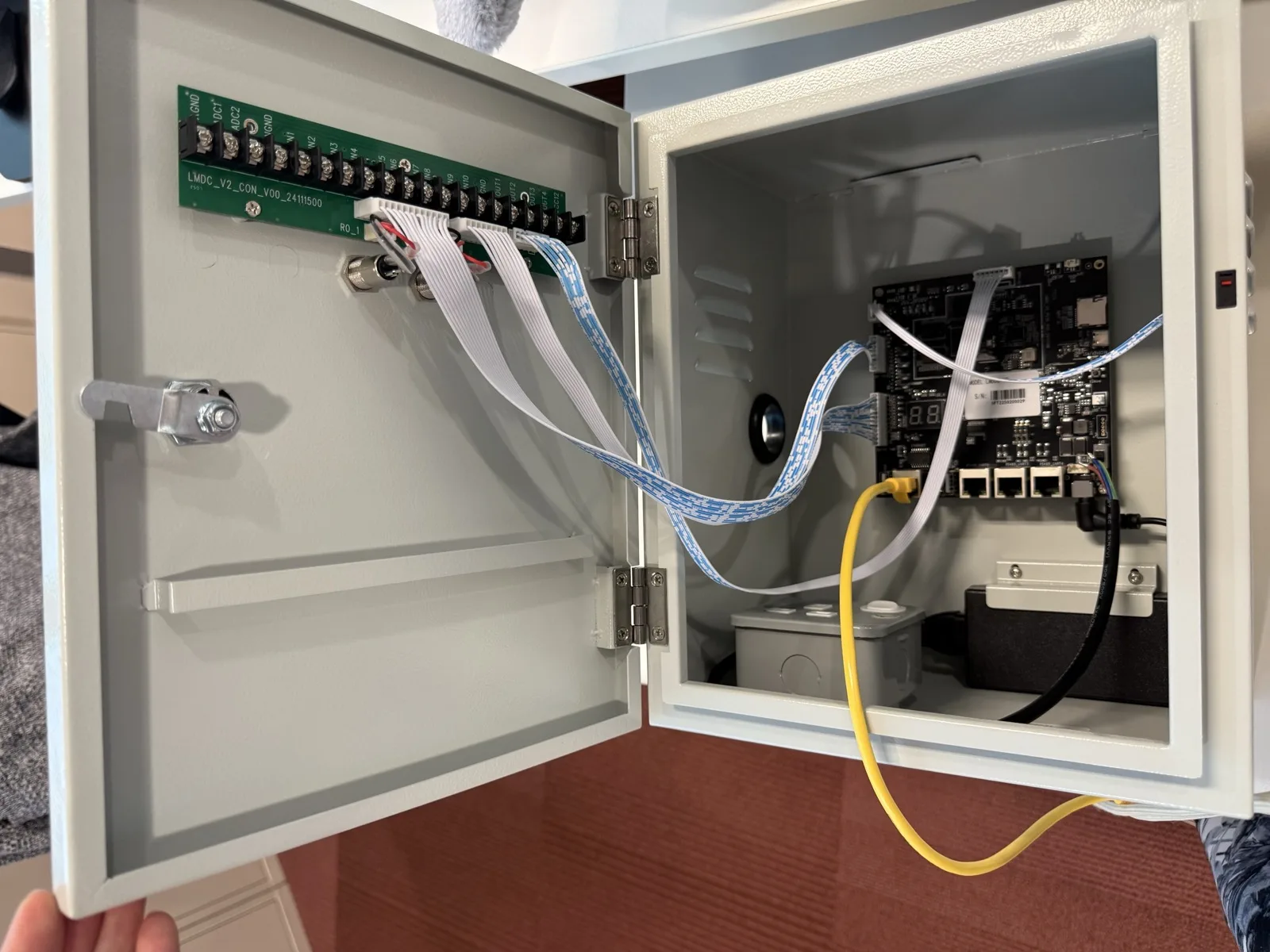 EMD Escalator Monitoring Device — EMD — Enclosure Interior